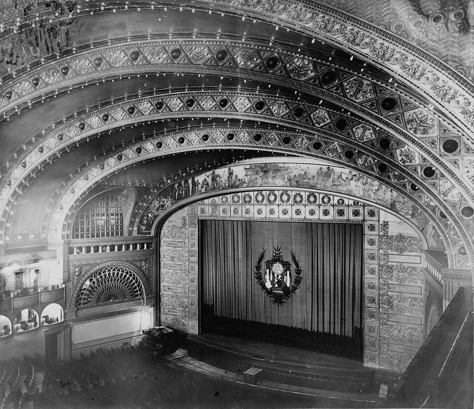 Chicago_Auditorium_Building,_interior_from_balcony